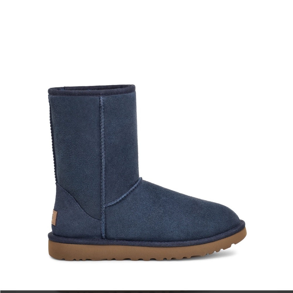 NAVY UGG CLASSIC SHORT BOOT 🔷